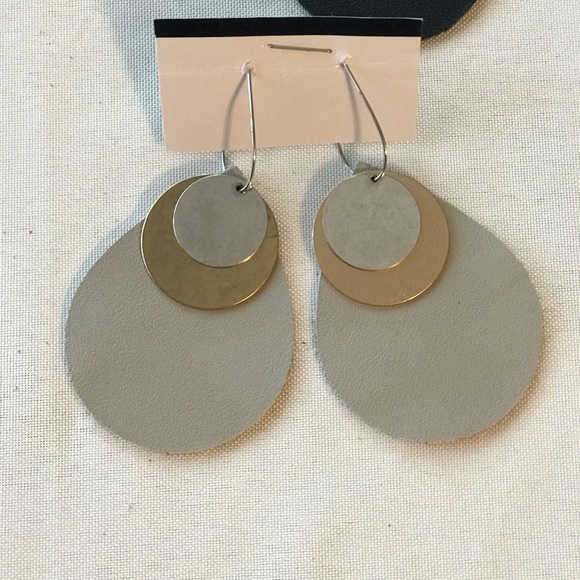 Leather earrings with pendants! - Picture 1 of 3